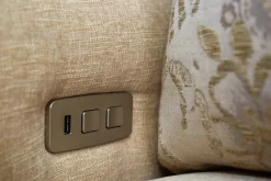Ava Loveseat