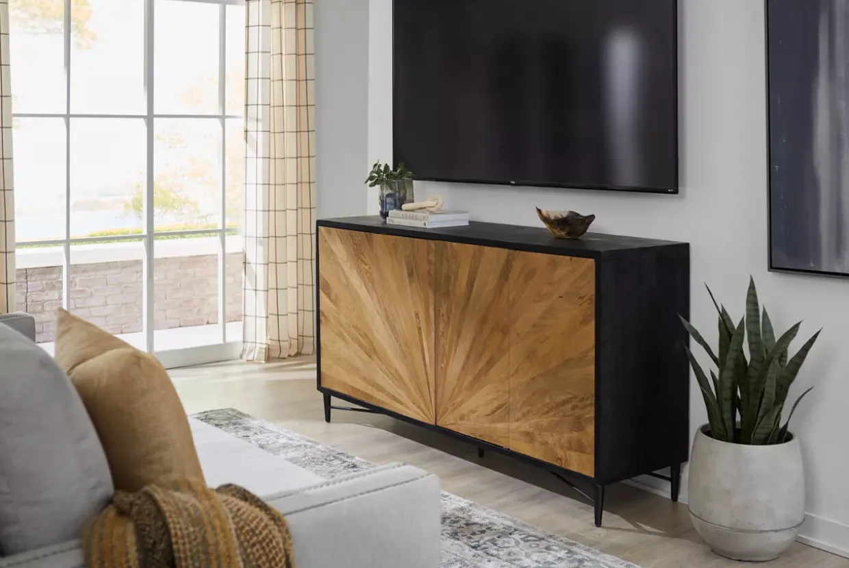 Cyrus Entertainment Console