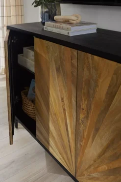 Cyrus Entertainment Console