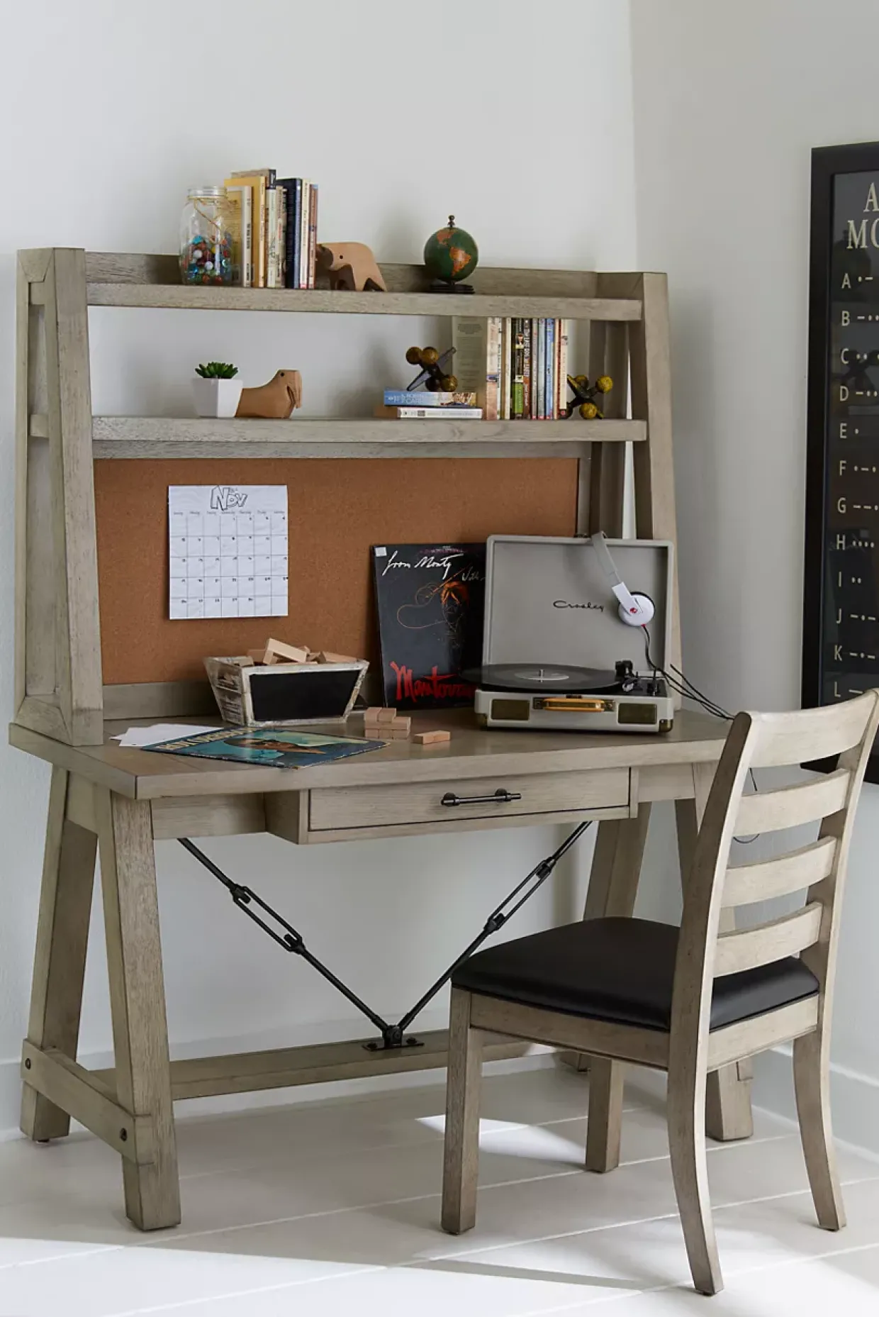 Grayson Desk with Hutch