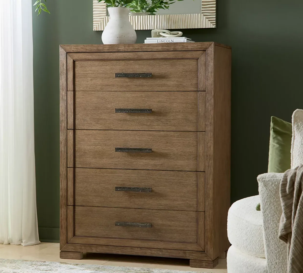 Hampton Chest