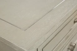 Hyde Park Bachelor Chest