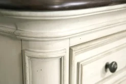 Veranda Bachelor Chest